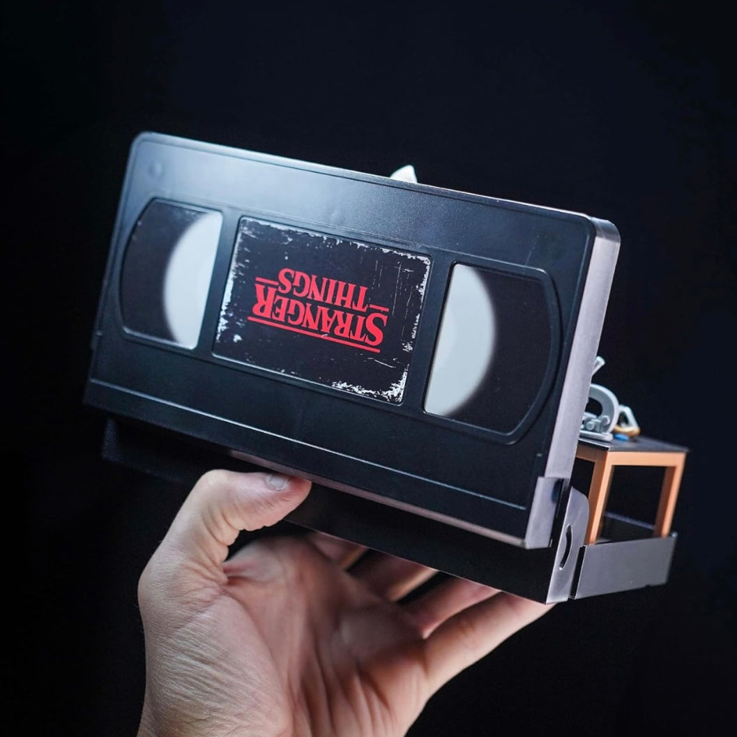 (Pre-order)Stranger Things VHS Tape Diorama