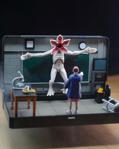 (Pre-order)Stranger Things VHS Tape Diorama