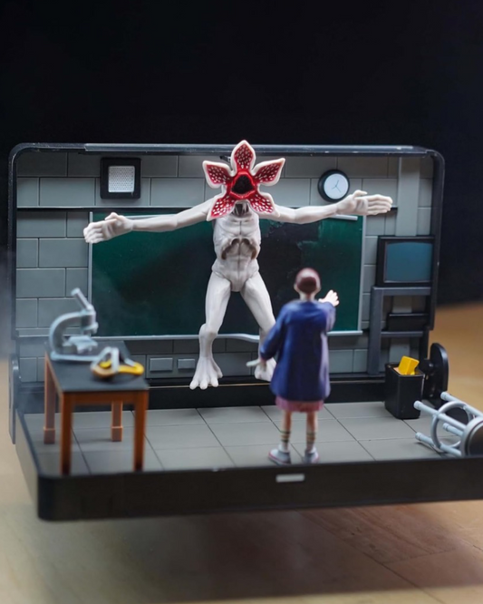 (Pre-order)Stranger Things VHS Tape Diorama